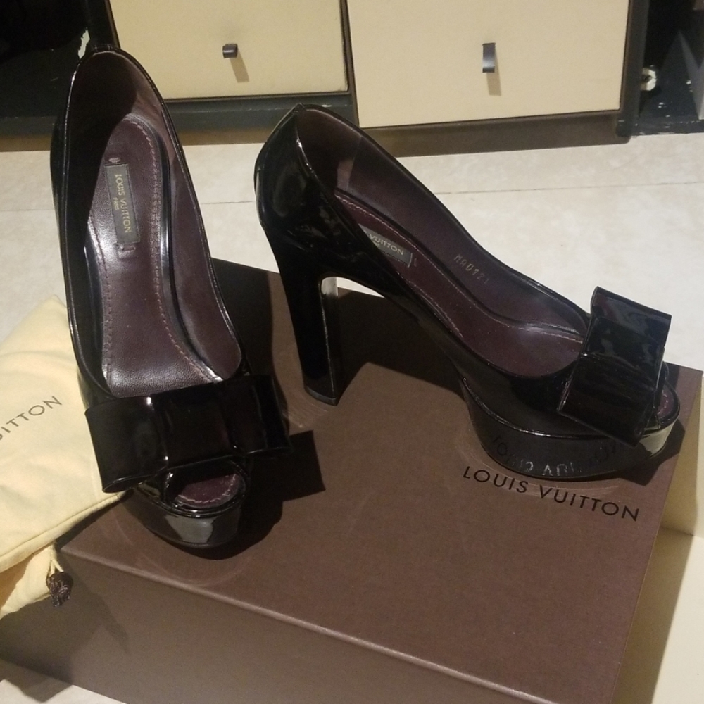 Louis Vuitton Patented Leather Pee Toe Shoes